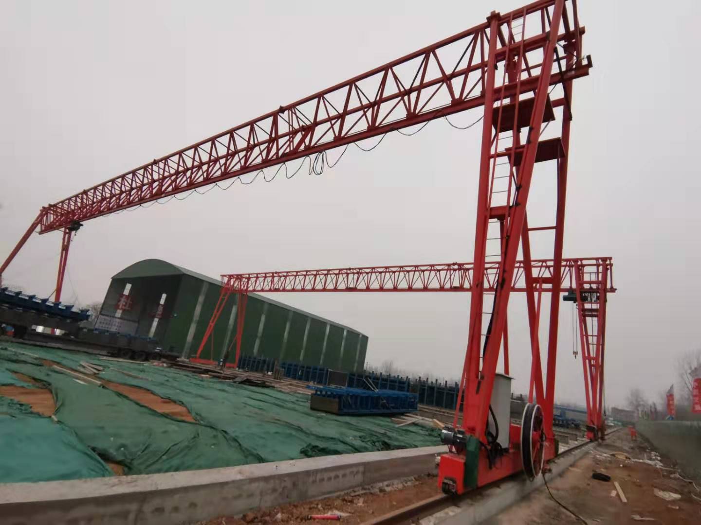 中國(guó)交建基礎(chǔ)建設(shè)集團(tuán)，310國(guó)道改擴(kuò)建洛陽新安段，ME90+90/10t-43m-9m一臺(tái)，MH10t-43m-9m-2臺(tái)，MH5t-22m-9m-1臺(tái)