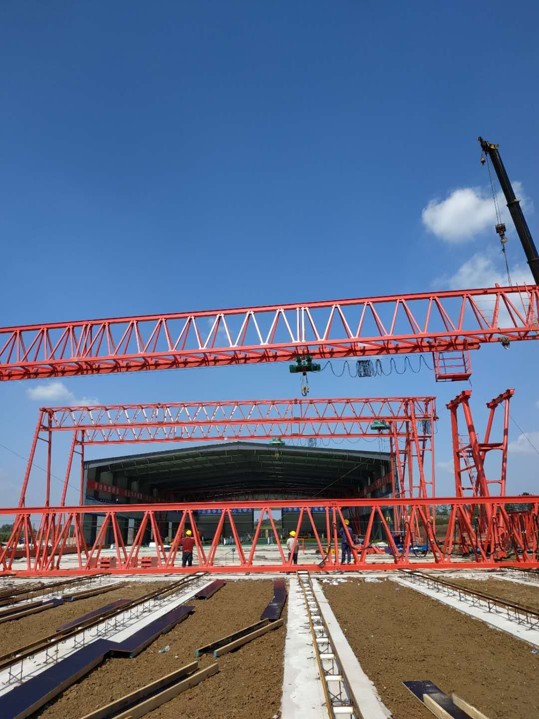 上海普都建筑勞務(wù)有限公司安徽滁州定遠(yuǎn)縣中交華南公司明巢高速4標(biāo)MG8010T-32M-9M龍門吊二臺，MH10T-32M-9M龍門吊三臺