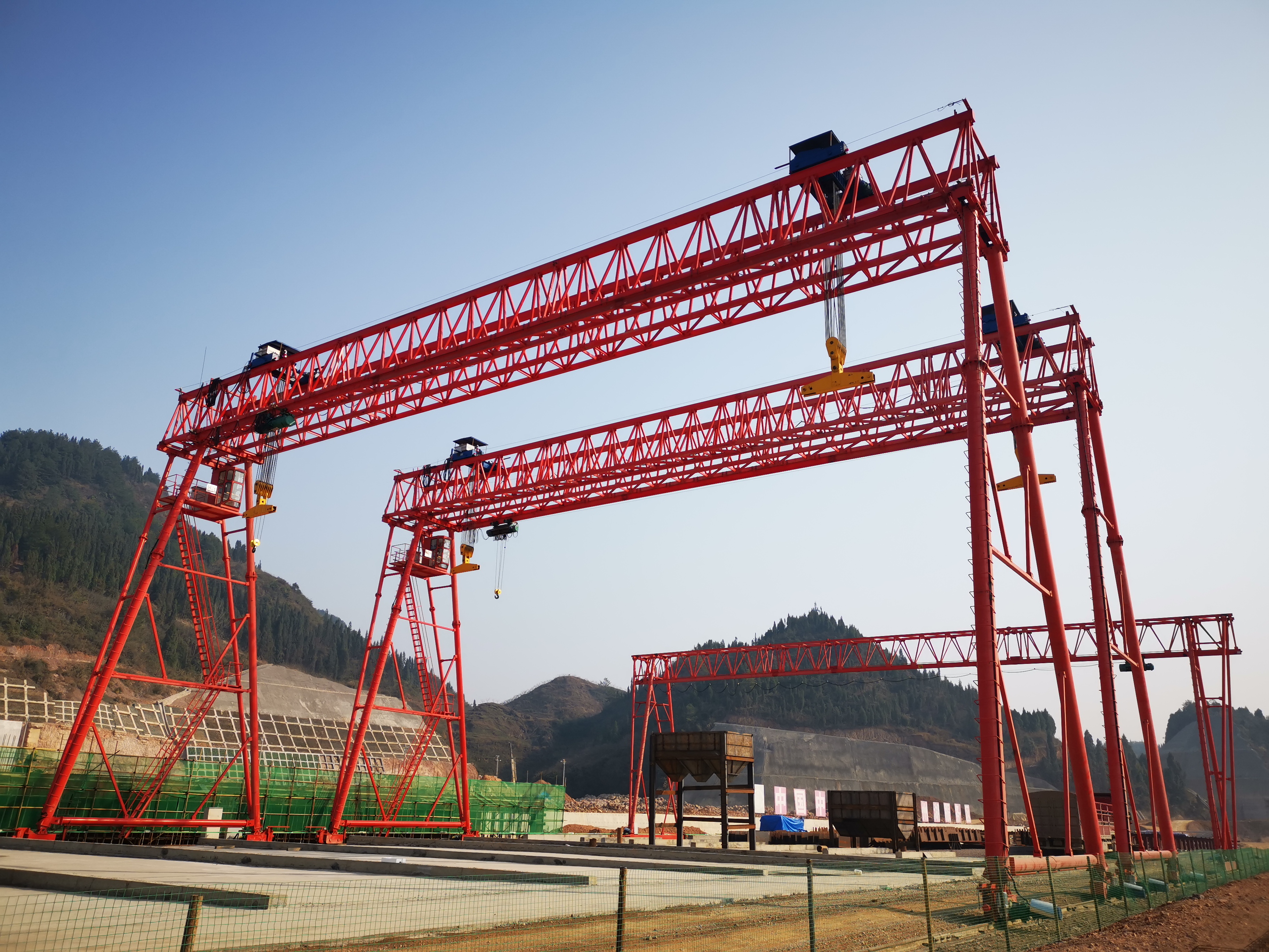 龍門吊電機(jī)該怎么維修？起吊工具卷揚(yáng)機(jī)又該怎么維修？
